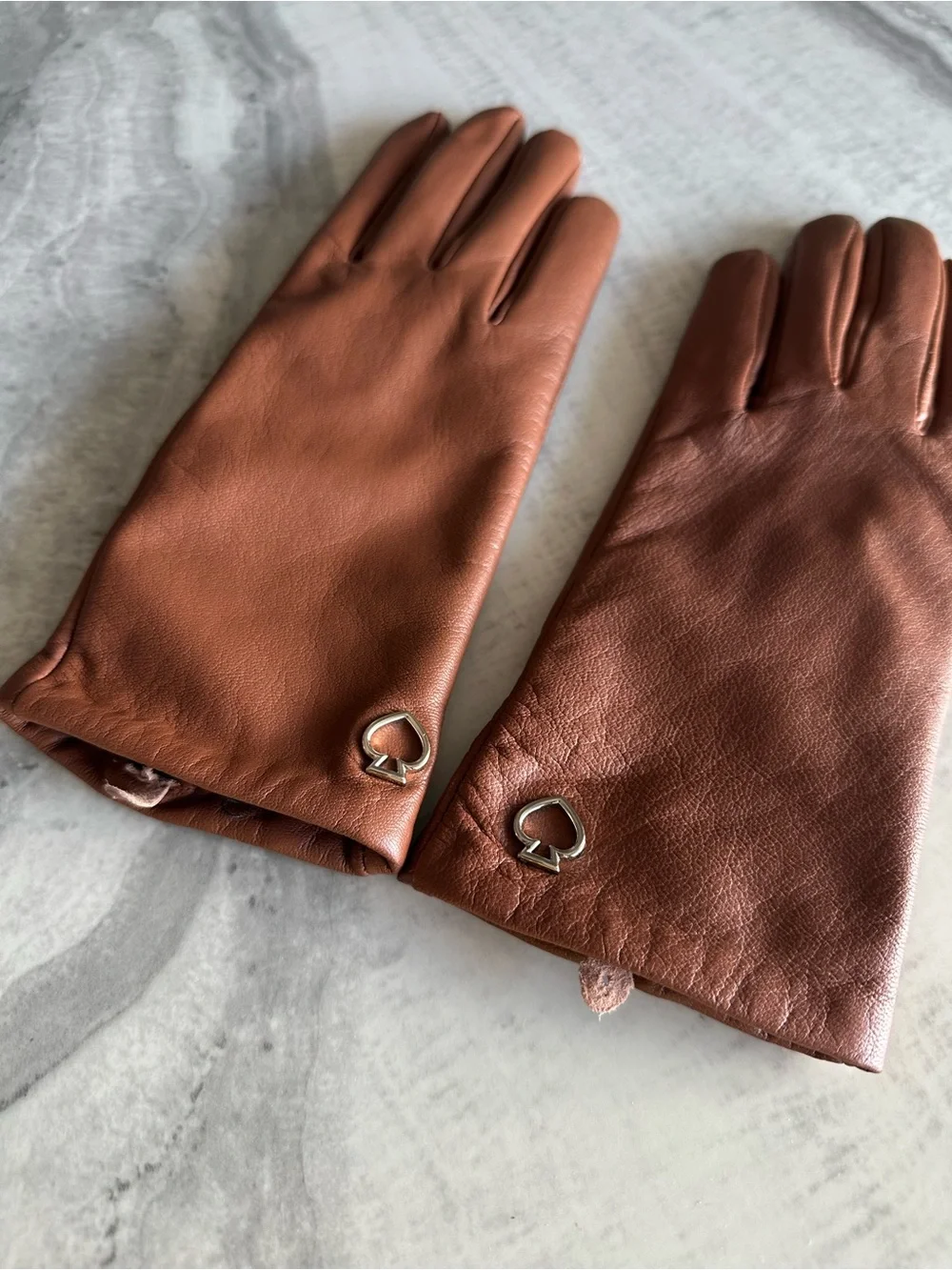 Kate Spade New York Leather Gloves in Cognac
